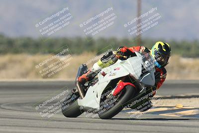 media/Oct-30-2025-Racers Edge (Thu) [[dabbdaf680]]/3-B Group/Session 4 Turn 16/